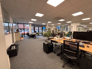 Te huur - Commercieel kantoor - Kortrijk