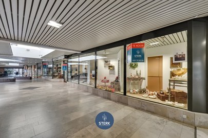 Te koop - Winkelruimte - Lanaken