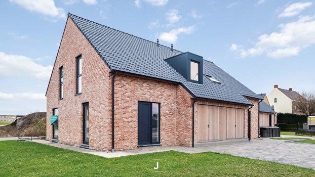 Presbytère à Mont-de-l'Enclus