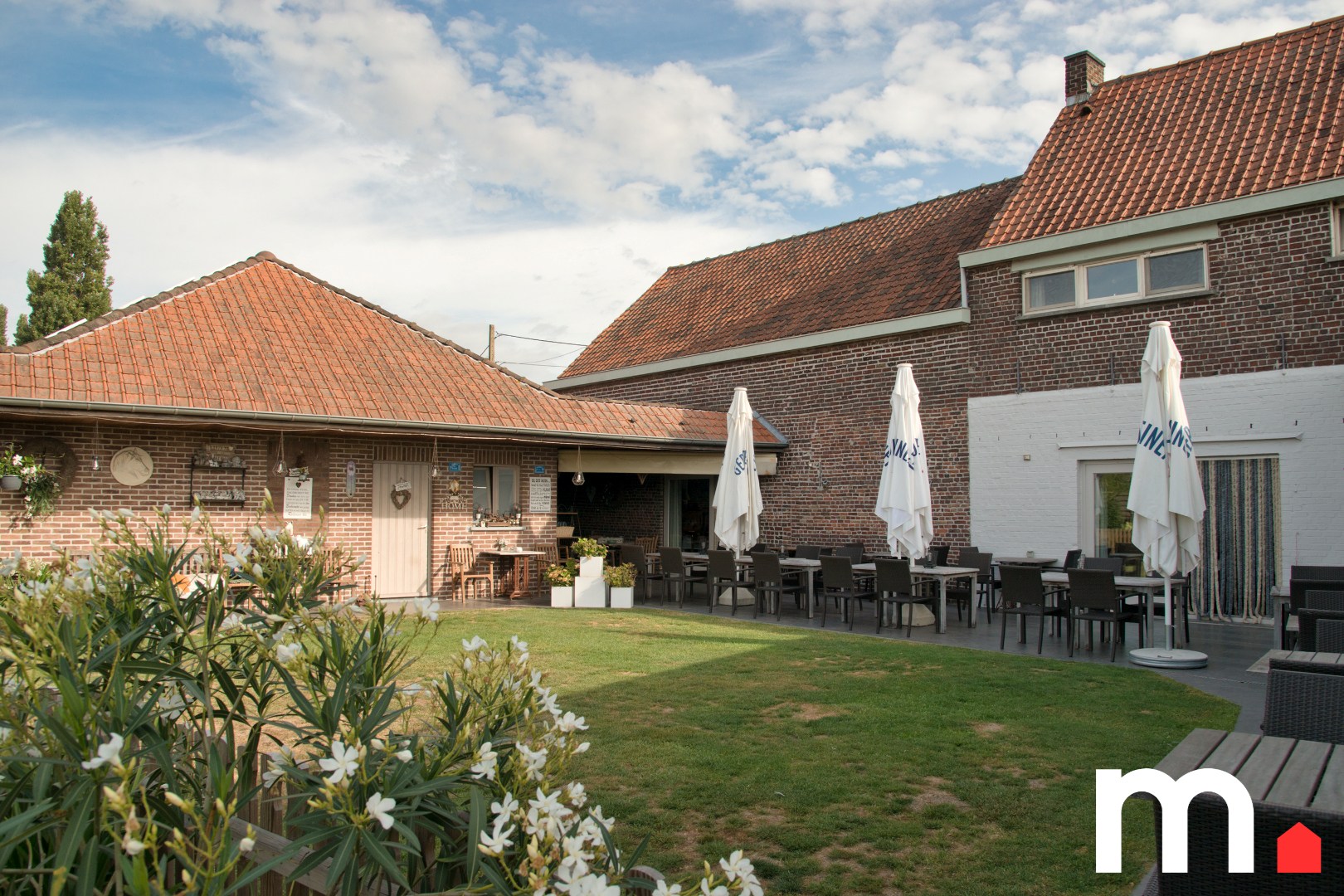 Authentiek commercieel pand met woonst in Gottem te koop !