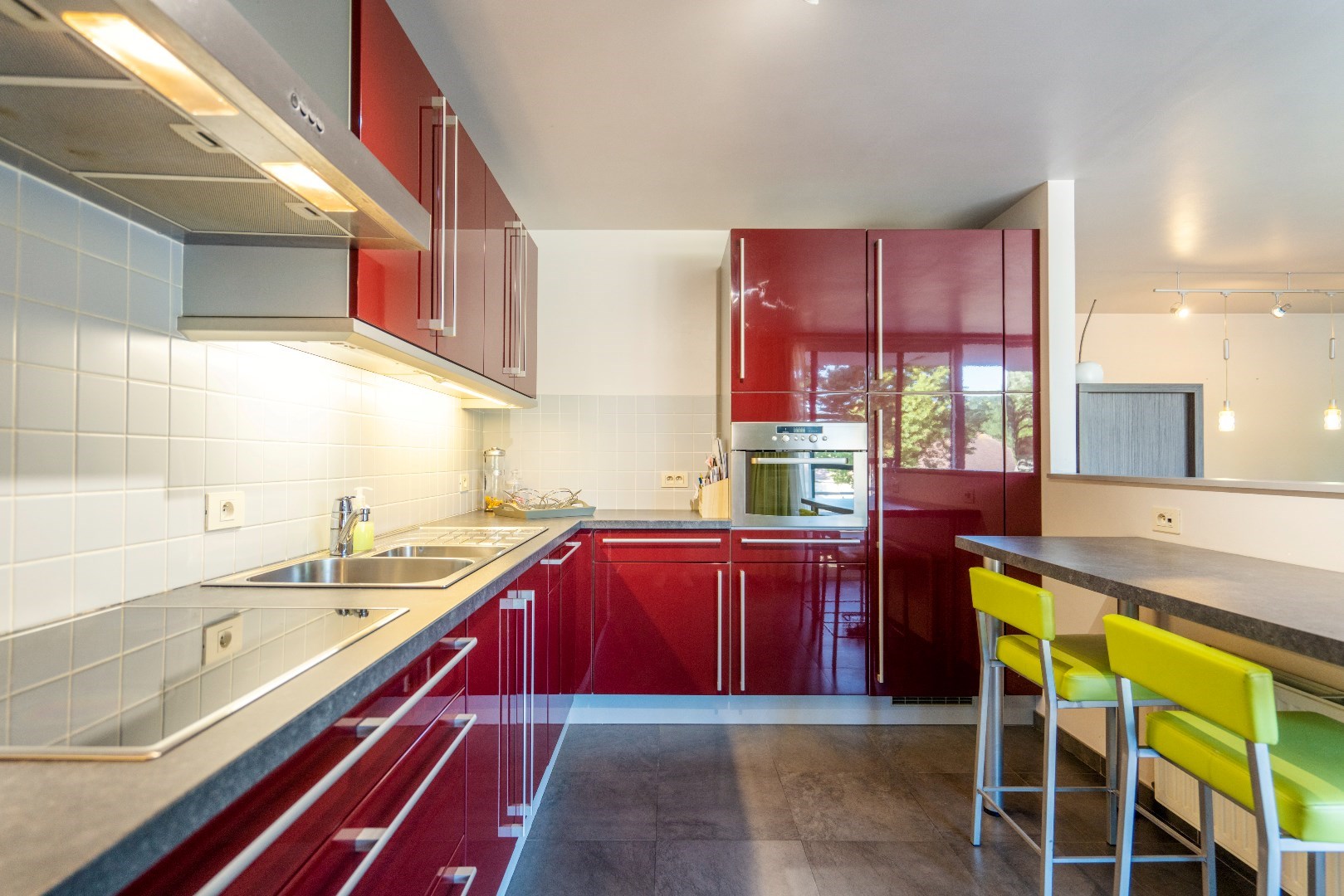  App. recht tegenover de bib