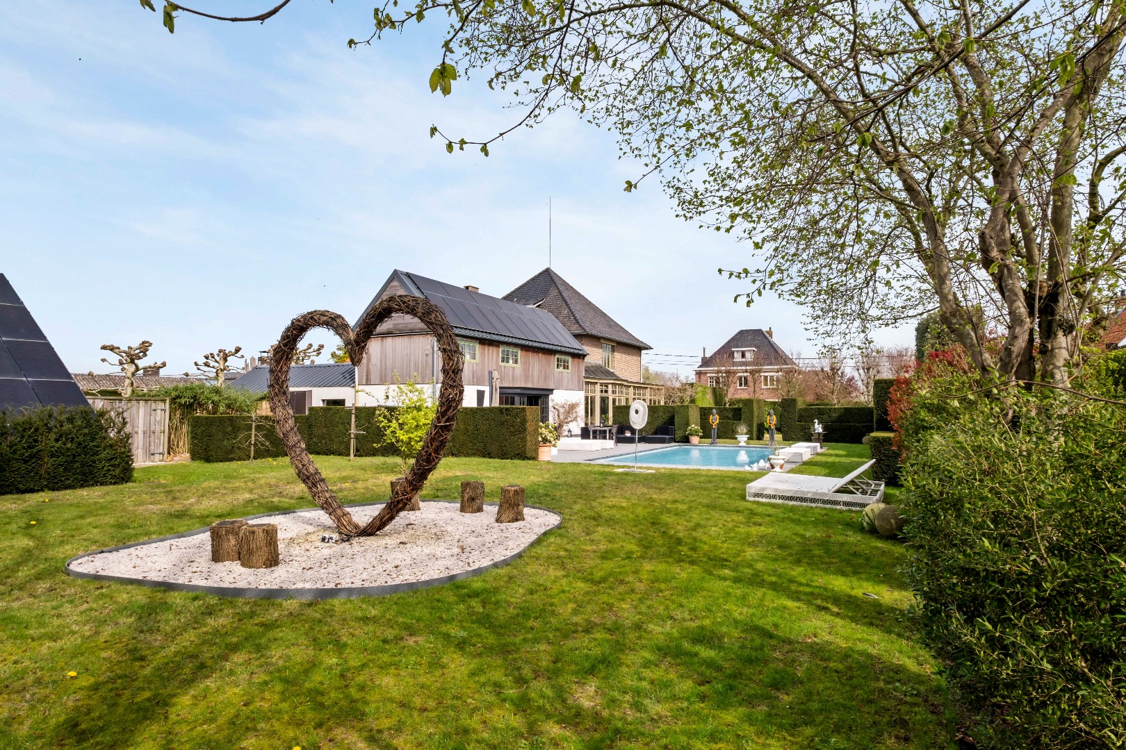 Exclusieve villa met buitenzwembad en privéwelness te Waregem !