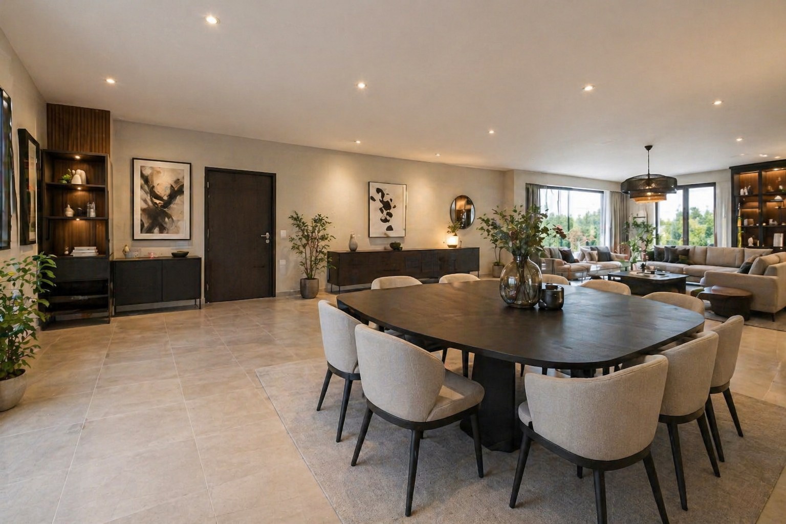 Unieke Villa te Roeselare op 2258m² met 28 zonnepanelen en 432m² bewoonbare oppervlakte!