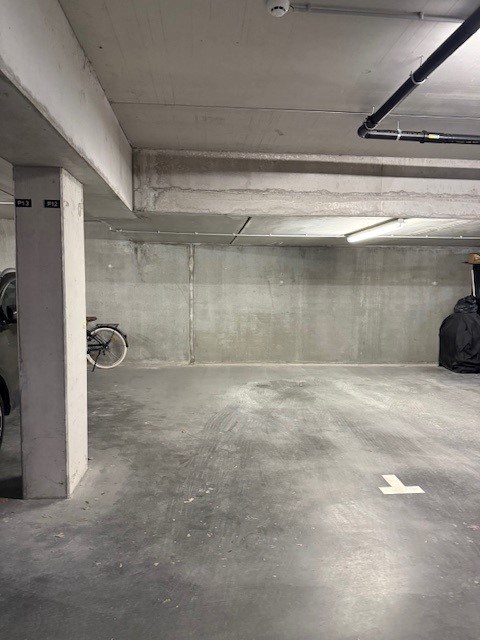 Te huur - Parkeerplaats - Izegem