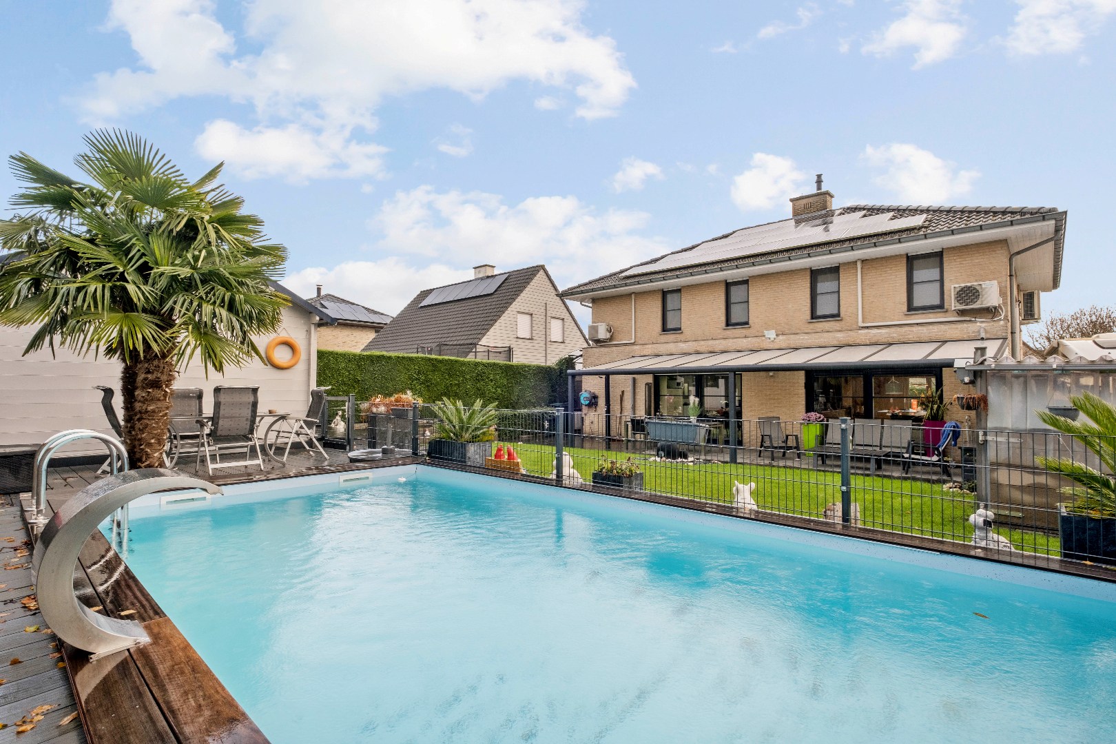 Unieke villa te Aalbeke met moderne voorzieningen en Zwembad!