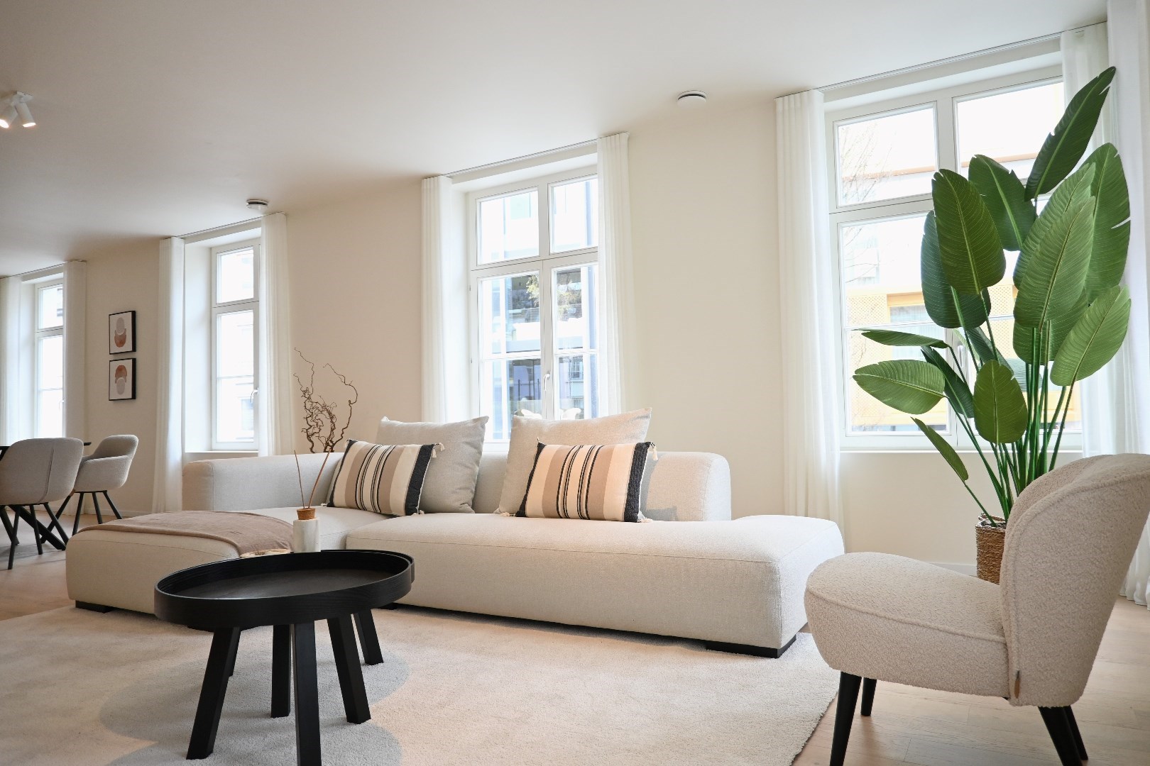 Uniek gelegen hoekappartement met prachtig zicht op de Grote Markt !