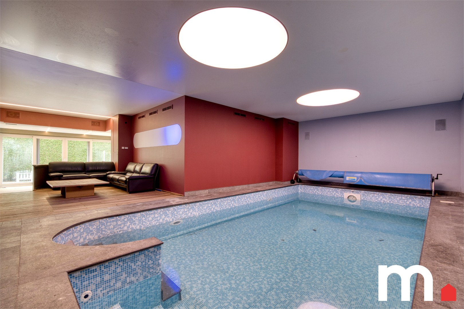 Villa met binnenzwembad, sauna en praktijkruimte (160m2) te Kuurne ! 