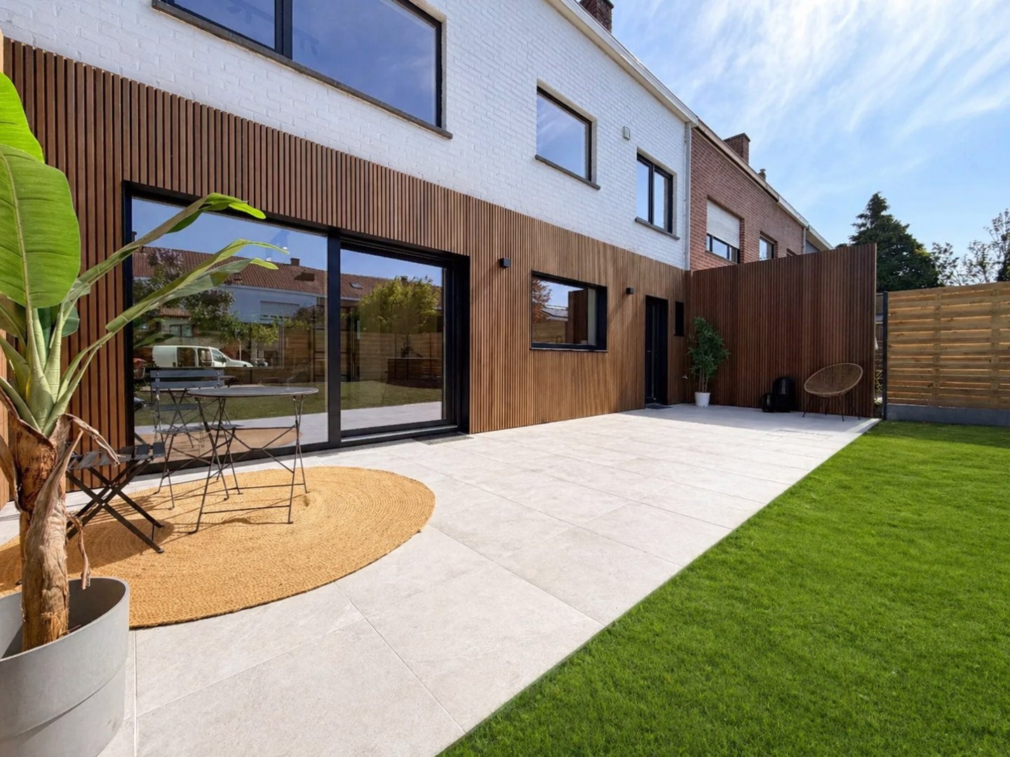 ABSOLUTE TOPPER !!!  Ontdek nu dit prachtige vernieuwde pand gelegen te Kortrijk/Heule ! *** NONO INSPIRED *** 