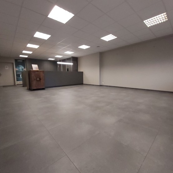 Te huur - Commercieel kantoor - Izegem